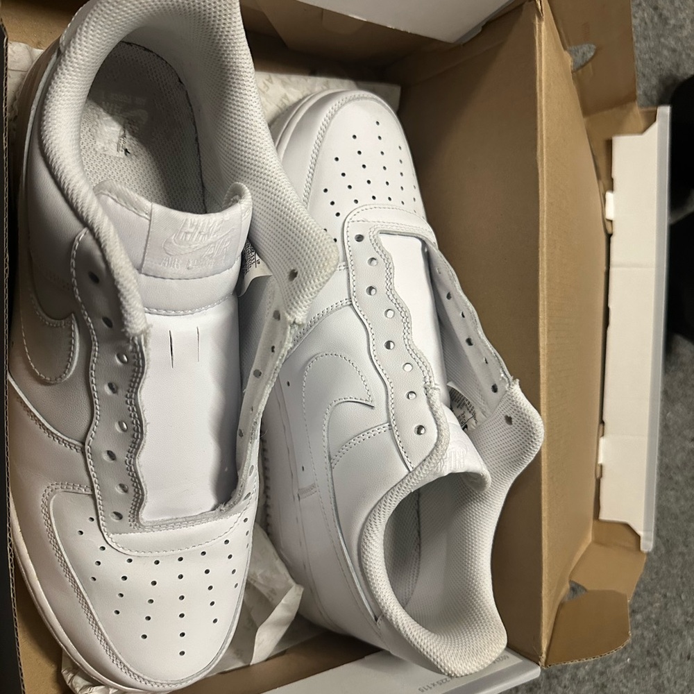 Nike Men's White Leather Sneakers